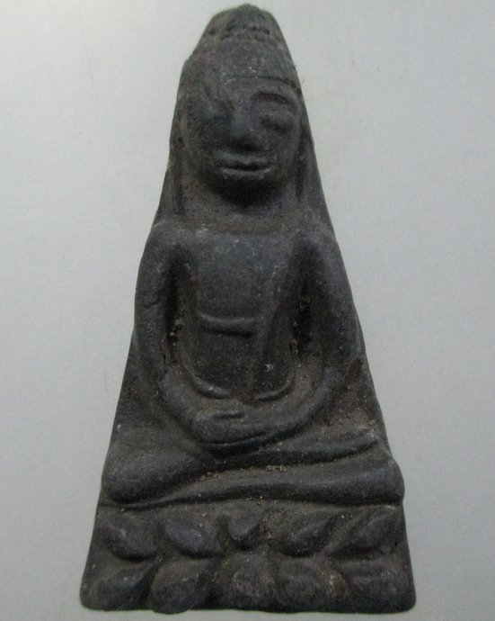 ๒๐ พระพุทธเนื้อดิน