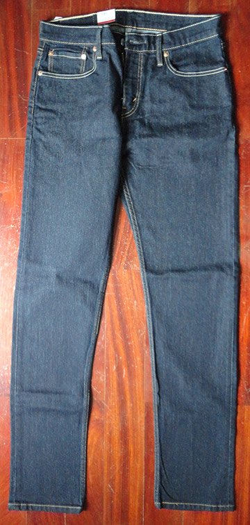 ยีนส์ LEVI'S 502 ของแท้ ของใหม่ สีน้ำเงินเข้มๆ ป้ายห้อยอยู่ครบใหม่เอียมจากช็อป เอว 32