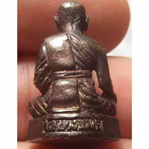 พระรูปหล่อหลวงพ่อปาน วัดบางนมโค