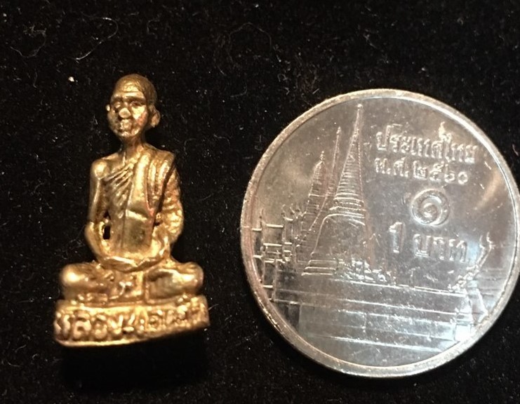 รูปหล่อลอยองค์ หลวงพ่อเดิม วัดหนองโพ จ.นครสวรรค์