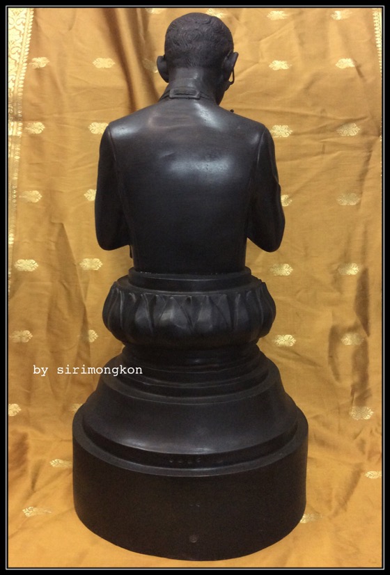 พระบรมรูปในหลวง ร.9 ทรงวิริยะ PERSEVERANCE ปี41 ขนาดบูชา 18นิ้ว เนื้อสำริด มีโค๊ดและหมายเลขกำกับ