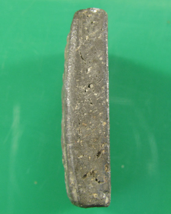 พระกรุบึงพระยาสุเรนทร์ พิมพ์พระเจ้าห้าพระองค์ เนื้อสีดำ