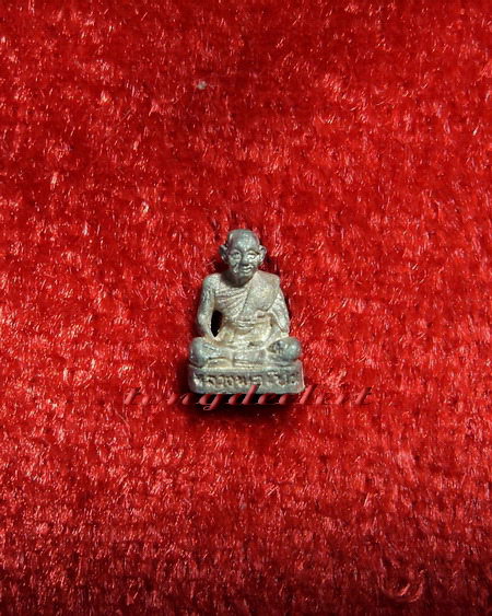 รูปหล่อจิ๋วหลวงพ่อเปิ่น วัดบางพระ จ.นครปฐม เนื้อเงิน ปี 2538 รุ่นอณูทิพย์ สวยมากค่ะ