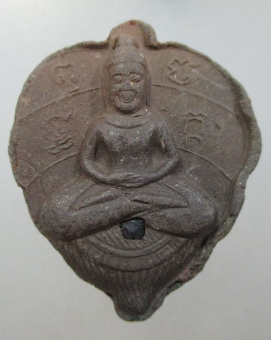๒๐ พระโพธิ์จักร วัดอโศการาม เนื้อดิน