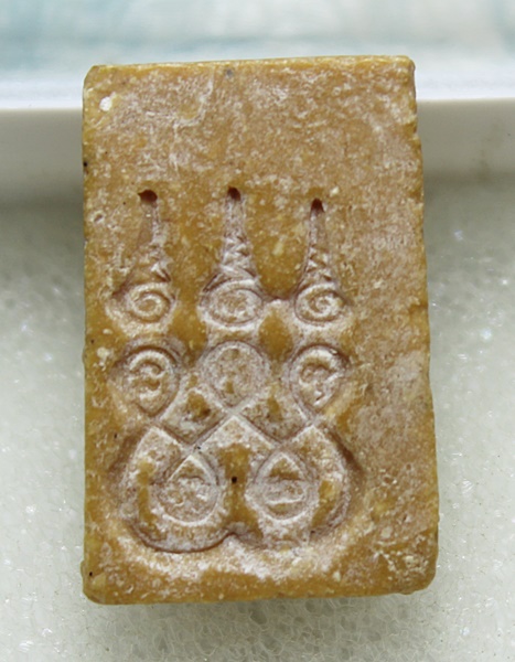 พระนางกวัก เนื้อผงน้ำ หลวงพ่อกวย ปี15