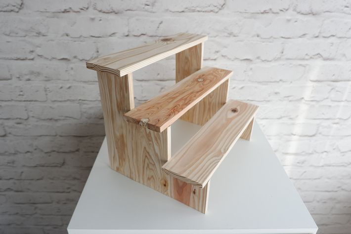 ชั้นไม้ขั้นบันได งานไม้สนสวยๆ