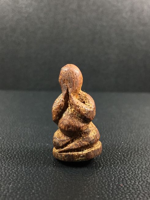 พระปิดตาไม้ช่อฟ้าเก่า หลวงพ่อสมบูรณ์ วัดหงส์รัตนาราม กทม