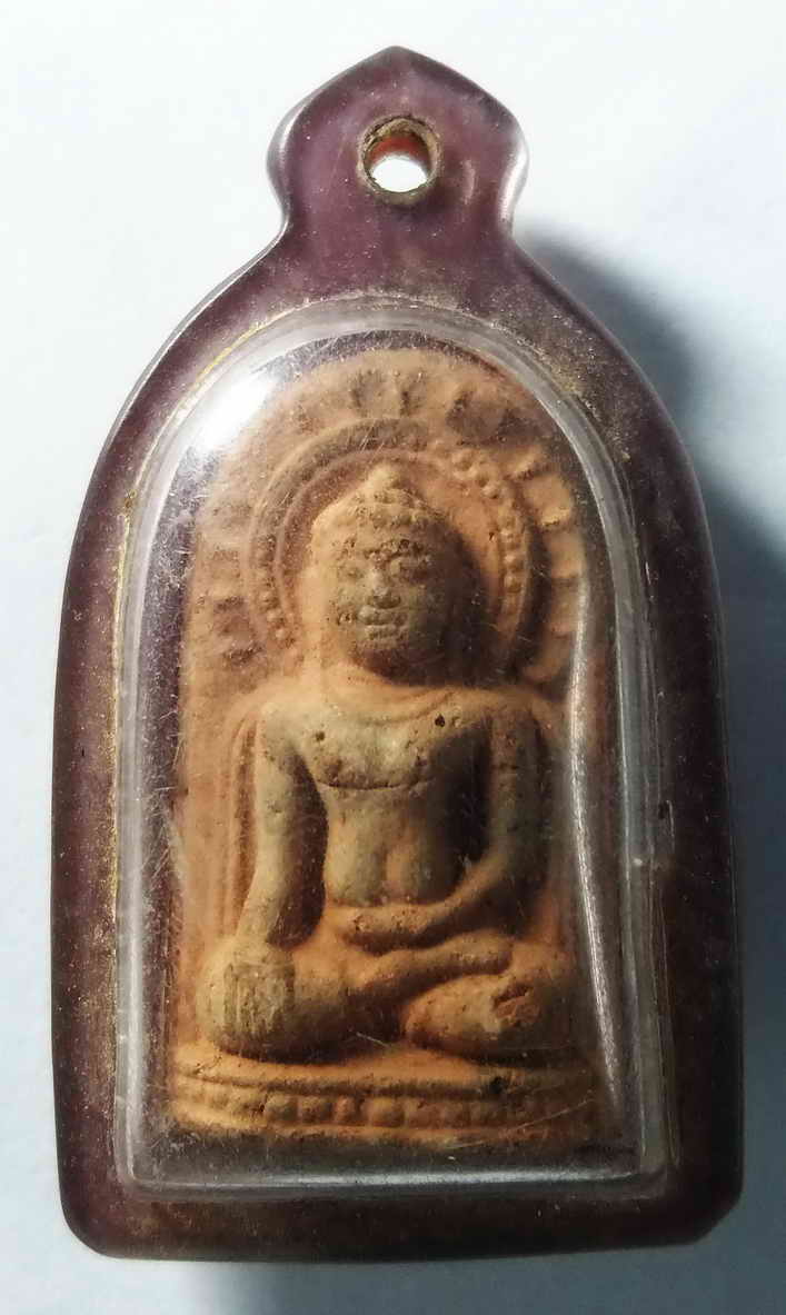 30 บาท พระยอดขุนพลเนื้อดิน หลังเรียบ ไม่ทราบที่ เลี่ยมพร้อมใช้ เก่านะครับองค์นี้ boxp3