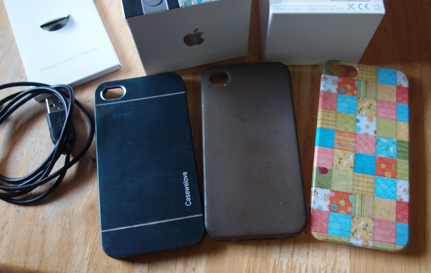 กล่อง iPhone4 โมเดลTH ของแท้ ศูนย์ไทย ใครหาอยู่จัดได้เลย พร้อมของแถมฟรี เคส3อันครับ