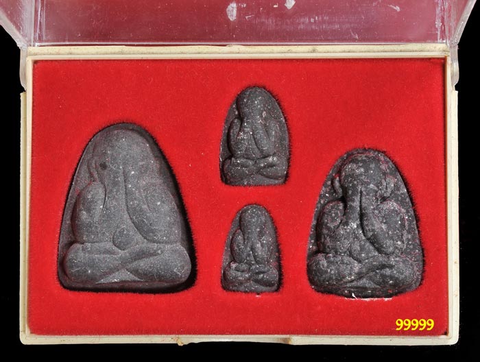 พระปิดตา อาจารย์เปิง วัดชินฯ ปทุมธานี 1 ชุด 4 องค์ พร้อมกล่อง