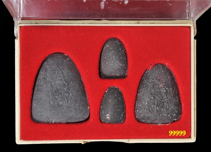 พระปิดตา อาจารย์เปิง วัดชินฯ ปทุมธานี 1 ชุด 4 องค์ พร้อมกล่อง