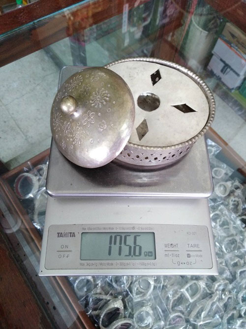  เครื่องเงินโบราณ นน.รวม 195 กรัม