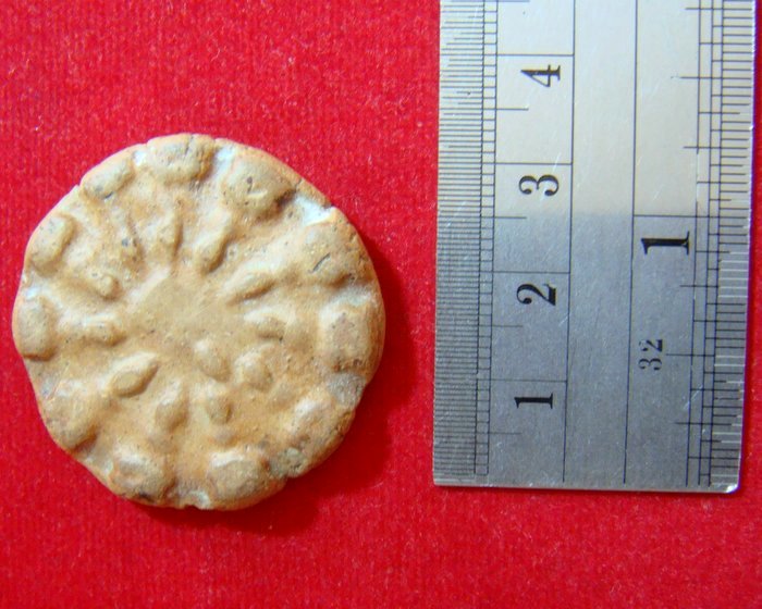 พระงบน้ำอ้อย พิมพ์ 12 องค์ กรุสุโขทัย