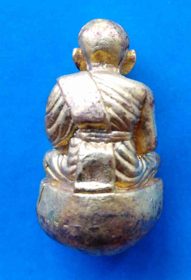 หลวงพ่อ​ทวด​เบ้า​ทุบ​วัด​ใน​หาน​เปียก​ทอง​เคาะ​เดียว​