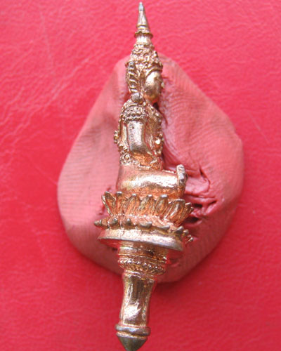 พระยอดธงเนื้อนวโลหะไม่ทราบที่