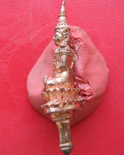 พระยอดธงเนื้อนวโลหะไม่ทราบที่