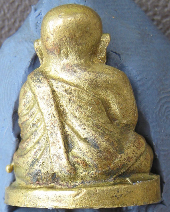 รูปหล่อหลวงพ่อเงิน รุ่นช้างคู่ ออกวัดท้ายน้ำ ปี๒๕๒๖