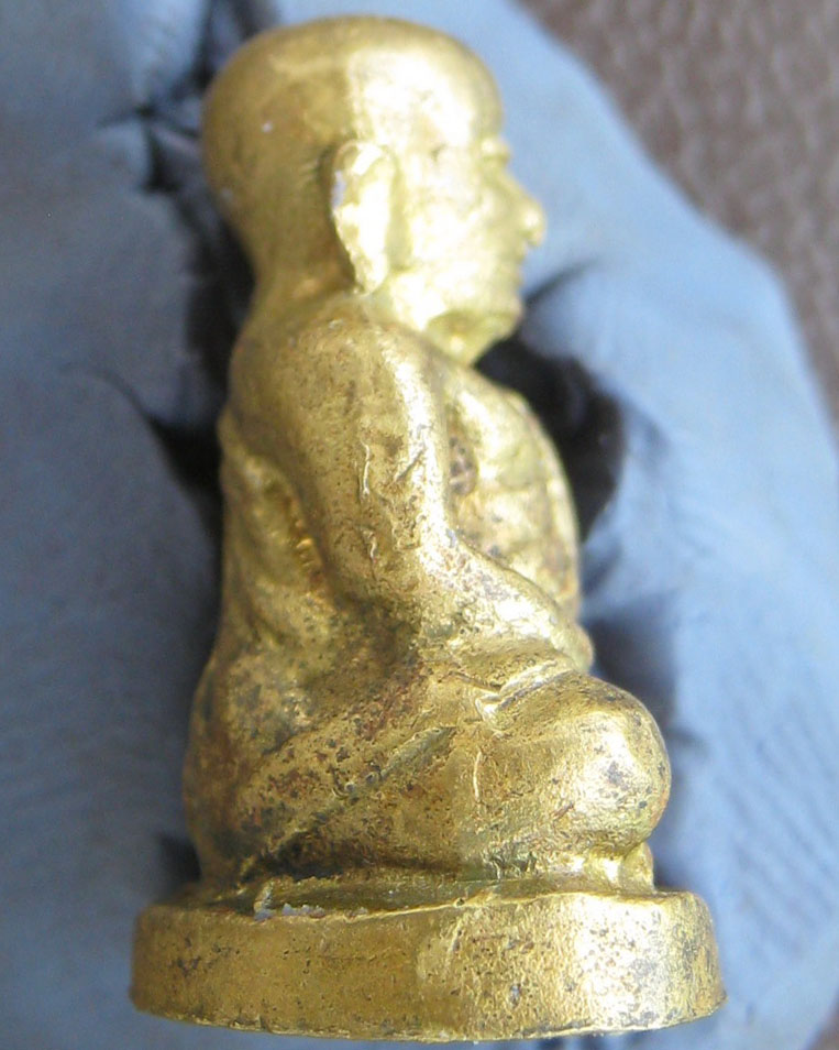 รูปหล่อหลวงพ่อเงิน รุ่นช้างคู่ ออกวัดท้ายน้ำ ปี๒๕๒๖