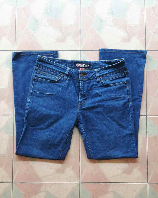 Hara Jean สำหรับสตรี เอว 34 นิ้ว ยาว 37 นิ้ว เป้า 6.5 นิ้ว ปลายขากว้าง 8 นิ้ว