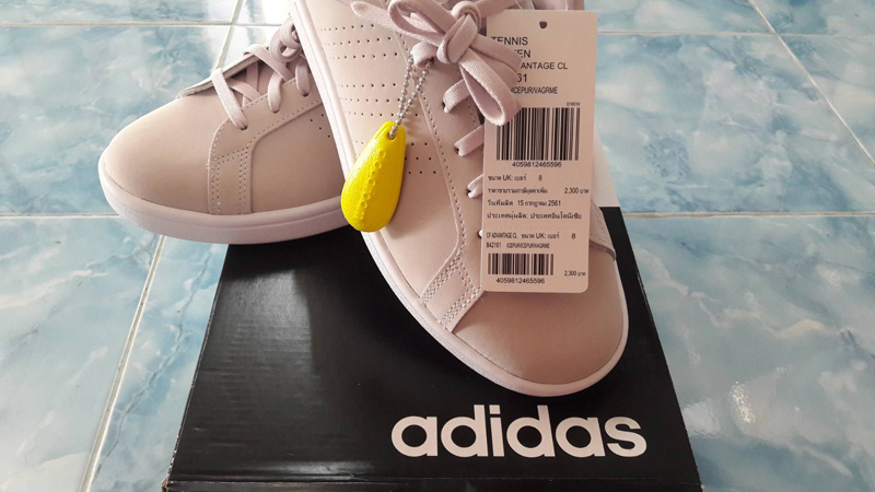 adidas ใหม่แกะกล่อง ++ ยังไม่ได้ใส่ เบอร์ 8 ++