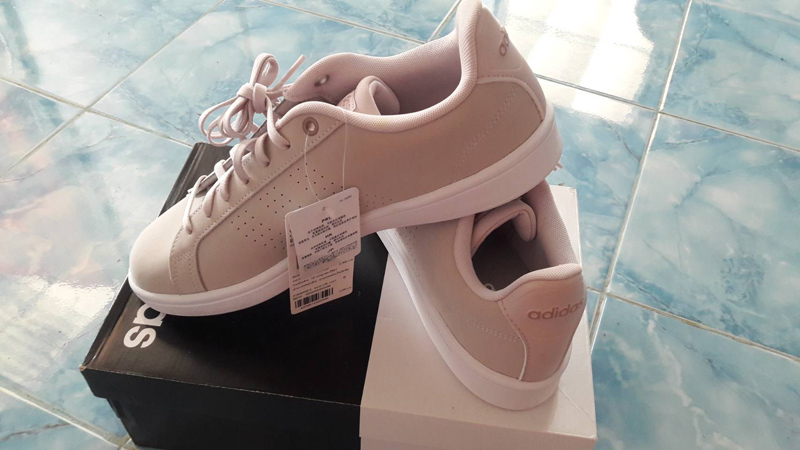 adidas ใหม่แกะกล่อง ++ ยังไม่ได้ใส่ เบอร์ 8 ++