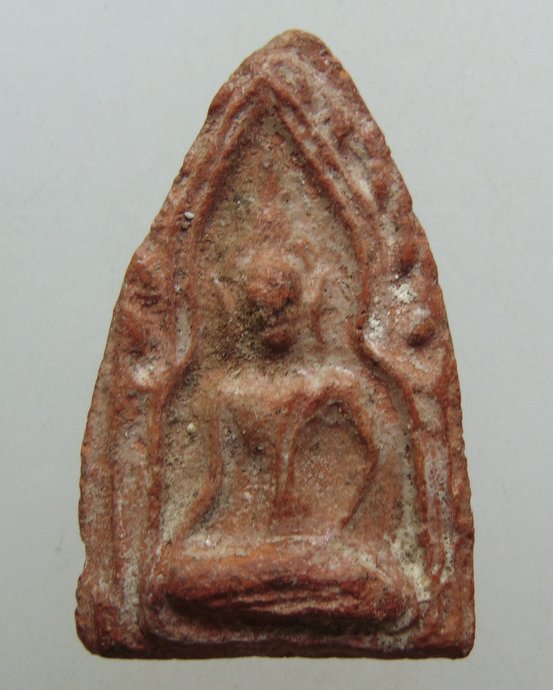 ๒๐ พระขุนแผนเนื้อดิน