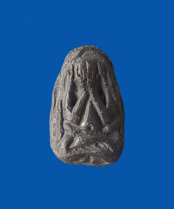 @^_^@ปิดตาเนื้อดินผสมผง หลังยันต์@^_^@