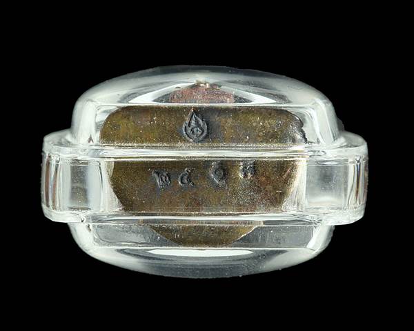 หล่อหลวงพ่อทวด วัดห้วยมงคล ปี 2544 เนื้อนวะ กล่องเดิม