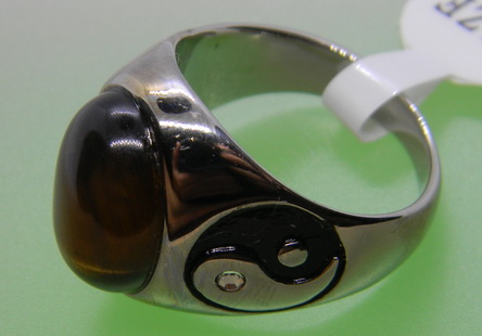 แหวนหยิน หยาง หัวแหวนพลอยตาเสือ(Tiger eye) ตัวเรือนแหวนเป็นสแตนเลสแท้
