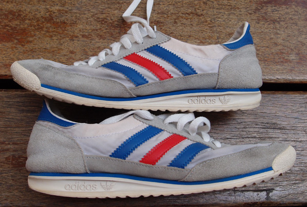 รองเท้า ADIDAS Logo The Trefoil เบอร์42 white sneaker runner / classic design