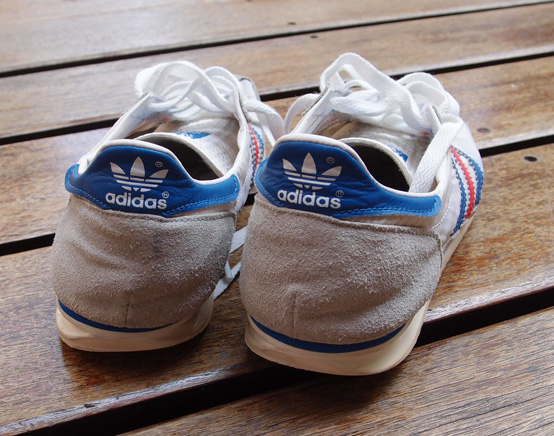 รองเท้า ADIDAS Logo The Trefoil เบอร์42 white sneaker runner / classic design