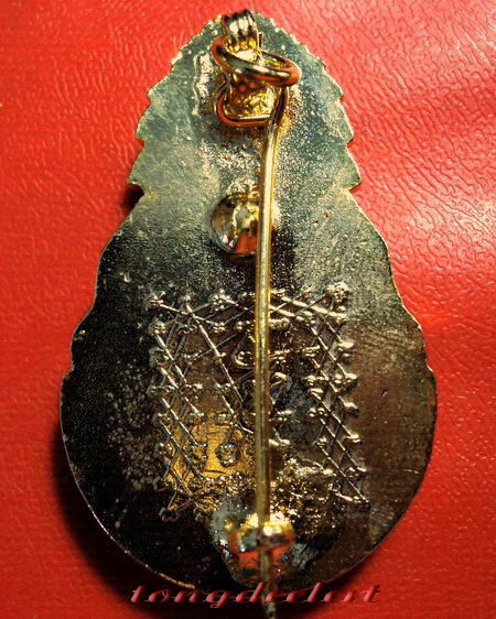 ล็อกเก็ตเข็มกลัดมงกุฎเพชรหลวงพ่อฤาษีลิงดำ วัดท่าซุง จ.อุทัยธานี สวยมากค่ะ