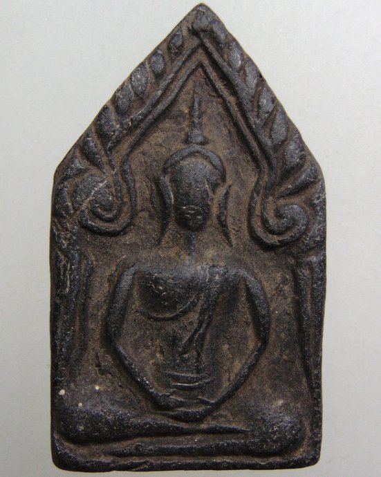๒๐ พระขุนแผนเนื้อดิน