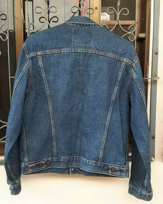เสื้อ Jacket Levi's Jean Made in USA สภาพดีมากไหล่19 นิ้ว อก 23 นิ้ว แขนยาว 26 นิ้ว เสื้อยาว 25 นิ้ว