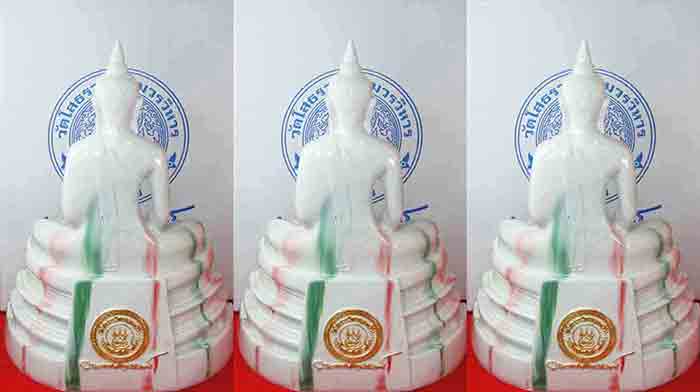 ***ยกชุด 3 องค์***พระบูชา พระพุทธโสธร เนื้อเรซิ่นลายหินอ่อน ใต้ฐานปั๊มยันต์พร้อมกล่องตราวัดบรรจุเดิม