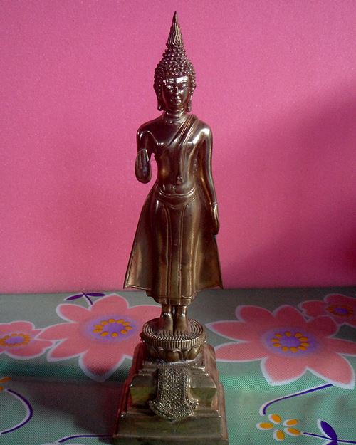 พระประจำวันเกิด (วันจันทร์) วัดโสธรวรารามวรวิหาร สูง12นิ้ว ใต้ฐาน บรรจุมวลสาร และ เหรียญวัดโสธรวรารา