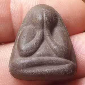 พระปิดตา หลังแบบ ไม่ทราบที่ครับ