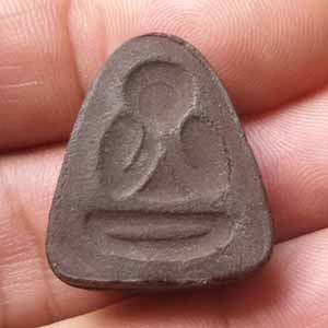 พระปิดตา หลังแบบ ไม่ทราบที่ครับ