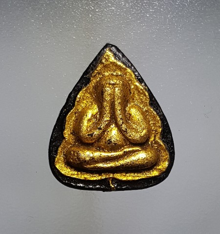 ปิดตาหลวงปู่เหมือน วัดกำแพง พิมพ์ใบโพธิ์เล็ก เนื้อผงคลุกรัก สวยเดิมๆครับ