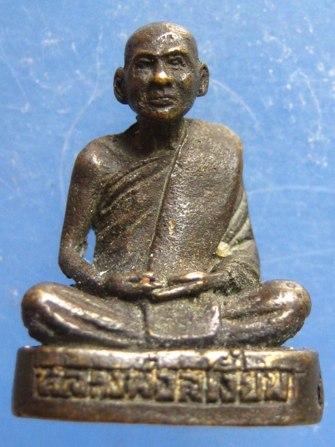 รูปหล่อ หลวงพ่อเสงี่ยม วัดสุวรรณเจดีย์ จ.อยุธยา