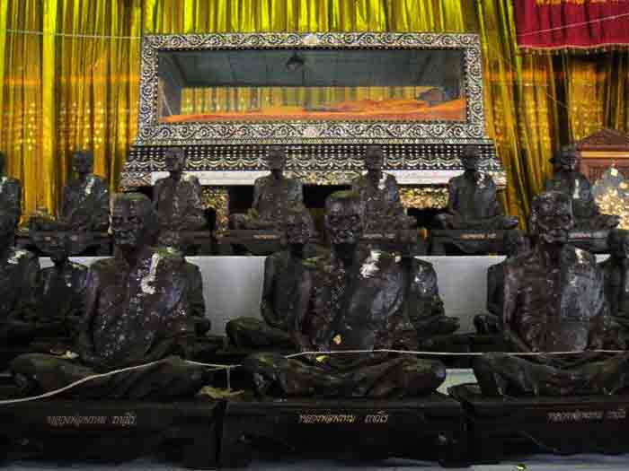 (((สร้าง ๑๐๙ องค์))) พระบูชา หลวงพ่อพรหม ถาวโร ขนาดหน้าตัก 16 นิ้ว ฐาน 14.5 x 18 นิ้ว สูง 23 นิ้ว งา