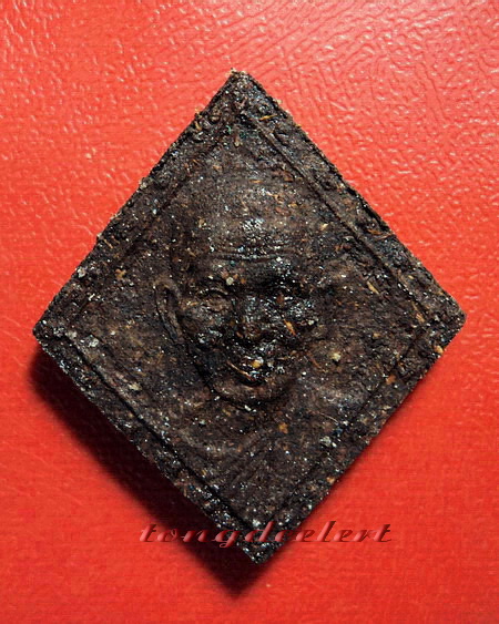 พระผงว่านพิมพ์ข้าวหลามตัด หลวงปู่คำพันธ์ วัดธาตุมหาชัย จ.นครพนม สวยมากค่ะ