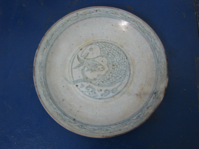 จานโบราณยุคสวรรตโลก ขนาด 8.5 นิ้ว สภาพสมบูรญ์ รูปปลา