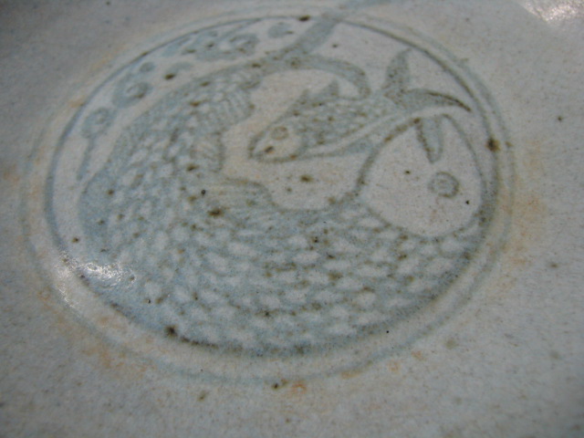 จานโบราณยุคสวรรตโลก ขนาด 8.5 นิ้ว สภาพสมบูรญ์ รูปปลา