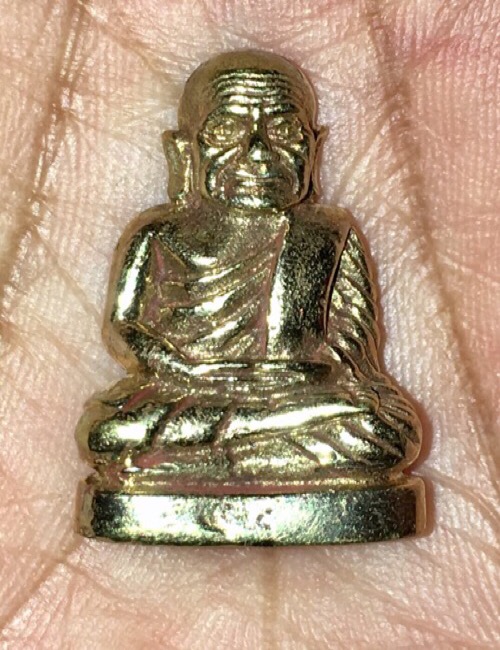 รูปหล่อหลวงพ่อเงิน บางคลาน ปี45 รุ่นเมตตาบารมี พิมพ์หน้าแก่ เนื้อหาดี ผิวสวย พร้อมกล่องเดิม 
