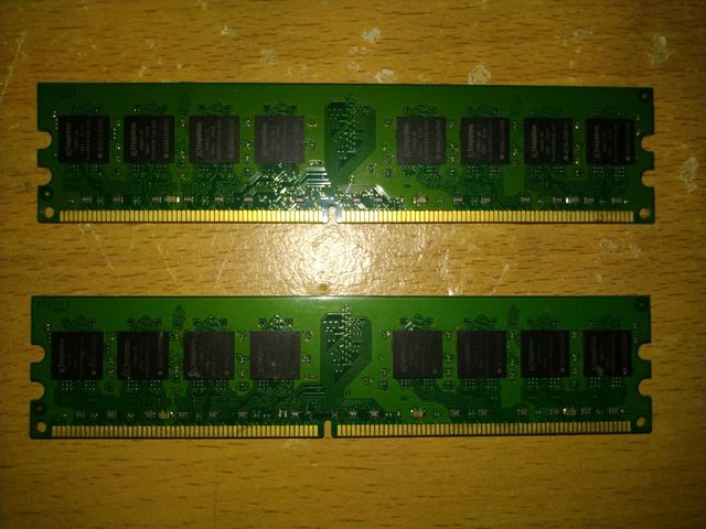 RAM DDR2 Kingston ขนาด 1 Gb จำนวน 2 แถว