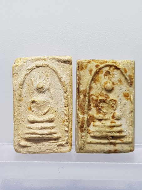 สมเด็จคะแนนจิ๋วสามชั้นหูบายศรีหลวงปู่นาควัดระฆัง 2495 มาพร้อมกัน 4 องค์ เคาะเดียว