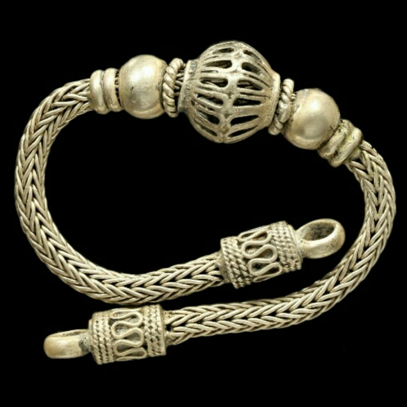 สร้อยข้อมือเงินยาว ๖ นิ้ว 