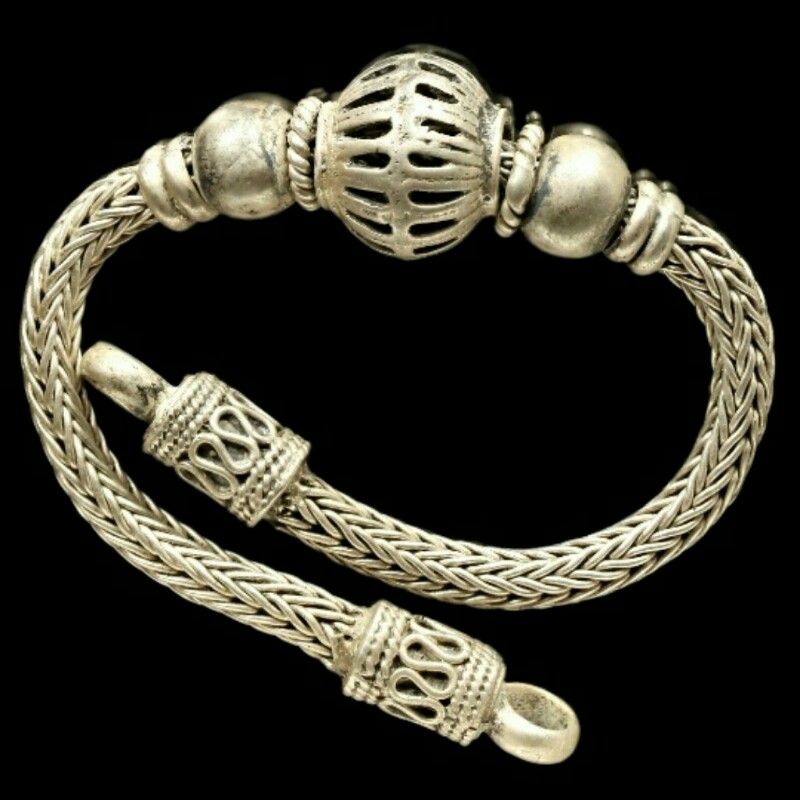 สร้อยข้อมือเงินยาว ๖ นิ้ว 