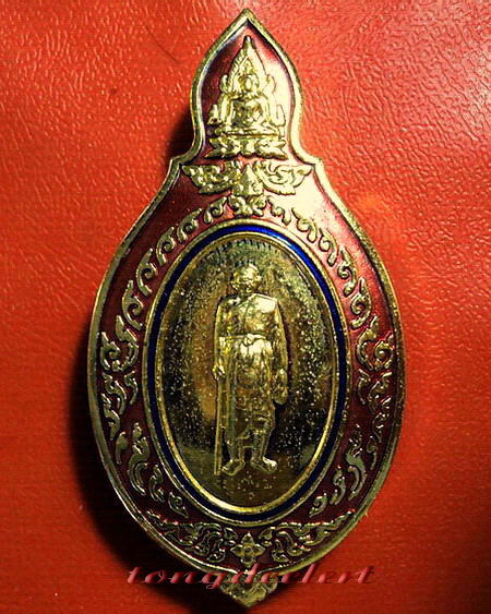 เข็มกลัดหลวงพ่อฤาษีลิงดำ วัดท่าซุง กะไหล่ทองลงยา สวยมากค่ะ